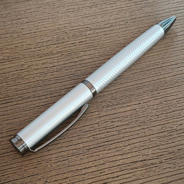 Twist-Action Metal Gel Pen – Refillable Design