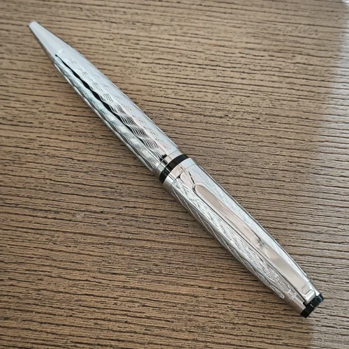 Twist-Action Metal Gel Pen – Refillable Design