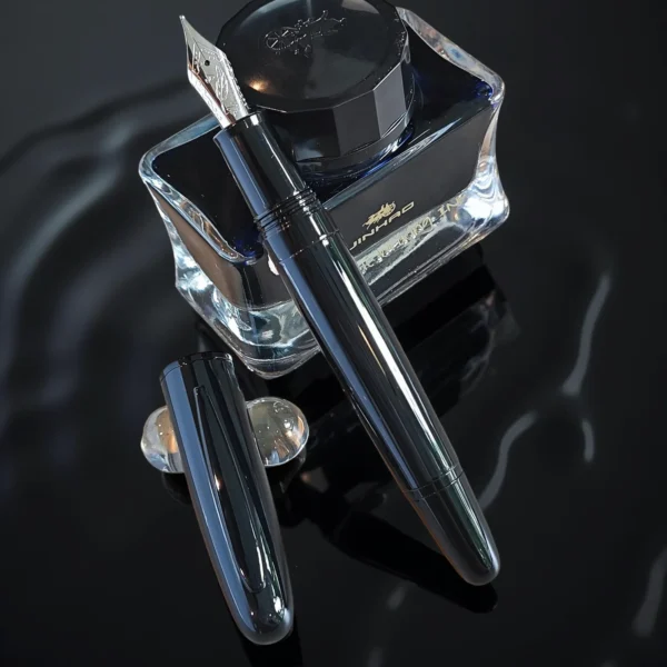 Shark-Shaped Metal Fountain Pen – Statement Design