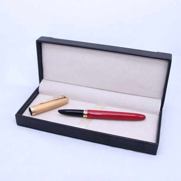 85 Gold-Tone Fountain Pen – Classic Design