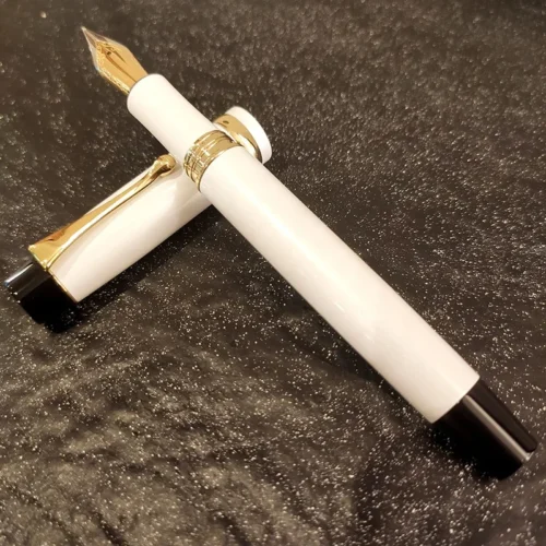 JD 957 Snow White Metal Fountain Pen – Fine Nib