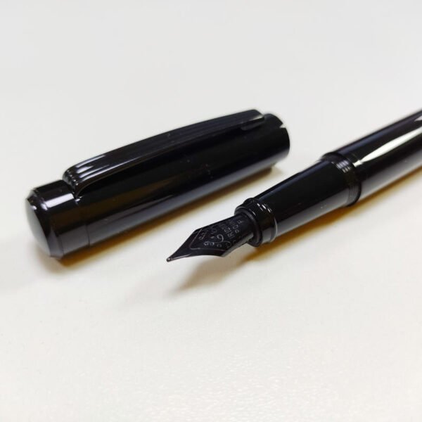 Metal Fountain Pen – Classic Office Style